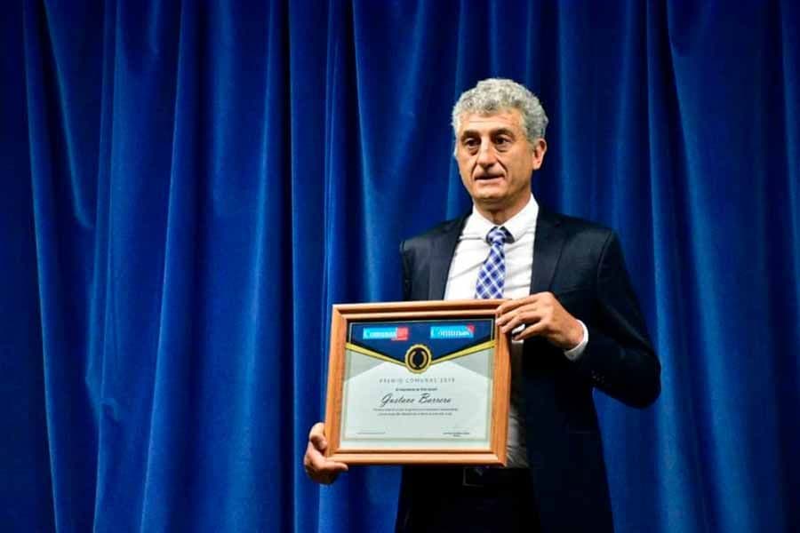 Barrera recibió una distinción