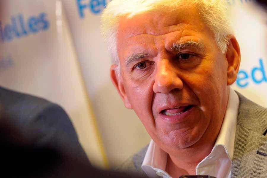 El intendente de Monte hermoso tildó de individualista a su par pinamarense