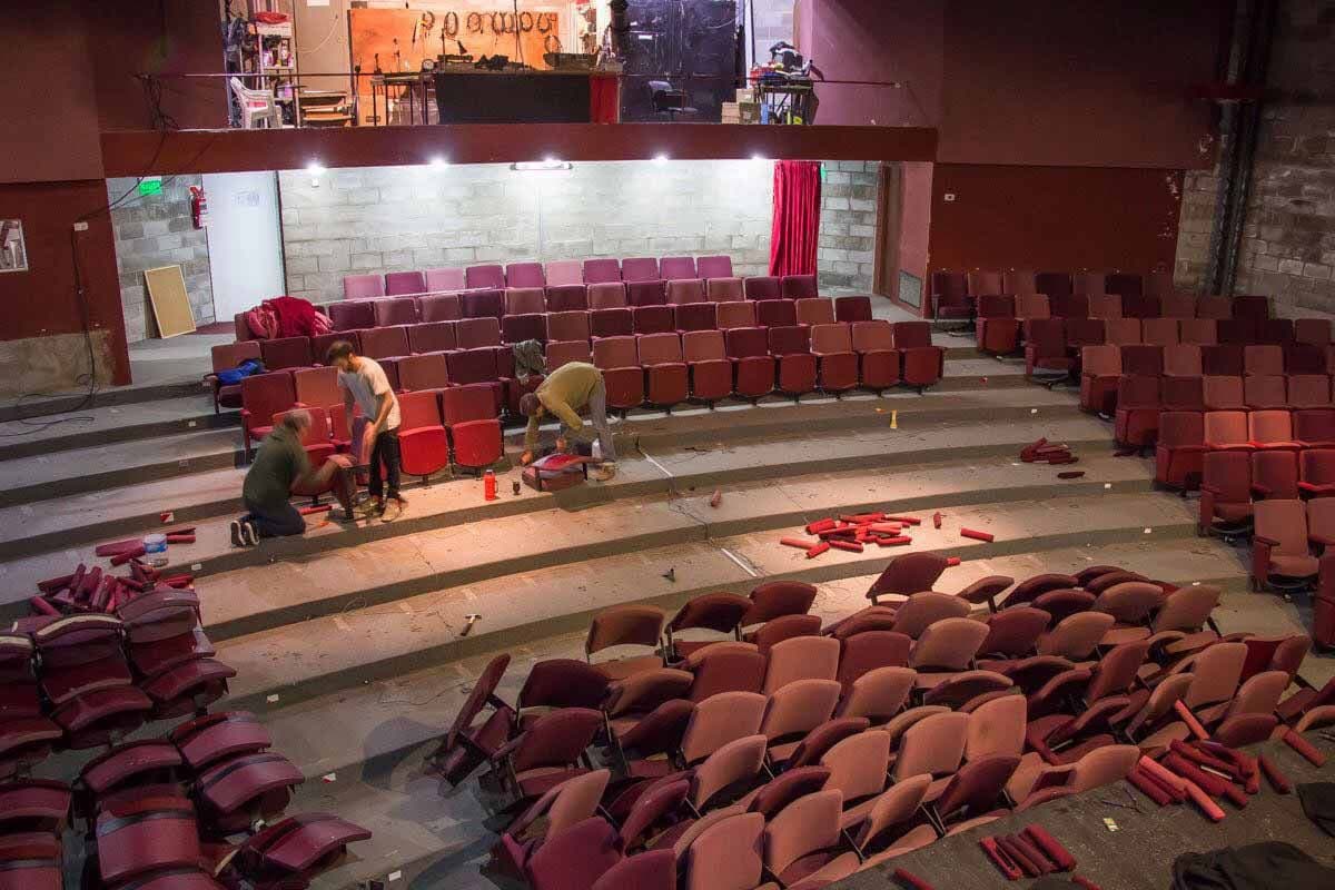 La Municipalidad refacciona el teatro