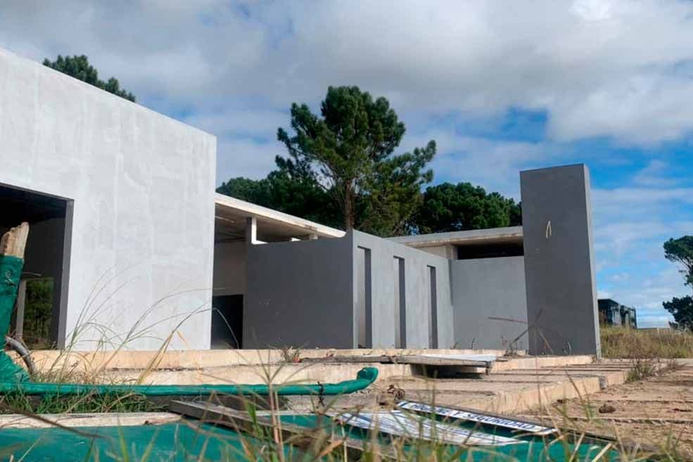 Preocupación por el “estado de abandono” de la obra del Centro Cultural