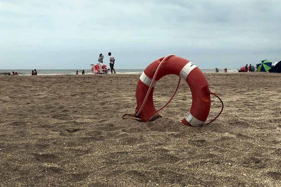 Recrudece el conflicto entre guardavidas y el sector privado
