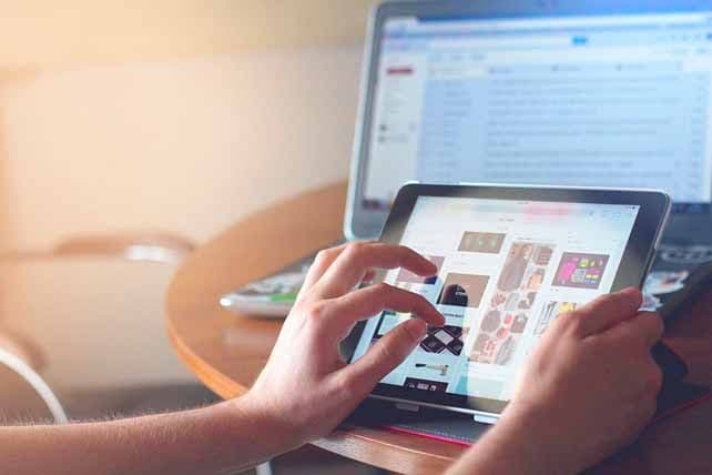 El modelo online, ¿acabará con el presencial o puede llegar a salvarlo?