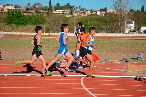 La APEF desembarcó en la región