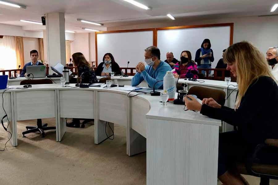Exigirán un certificado de libre deuda alimentaria para hacer tramites