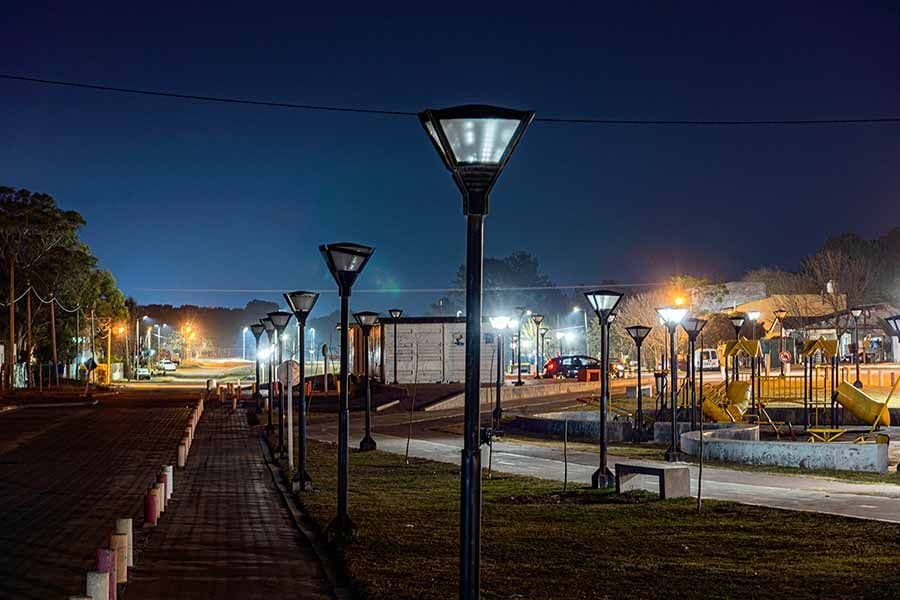 La Plaza de las Mil Luces tiene un 90% de lámparas rotas