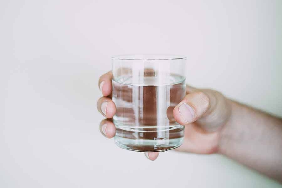 El valor del agua para mantenernos hidratados en el verano