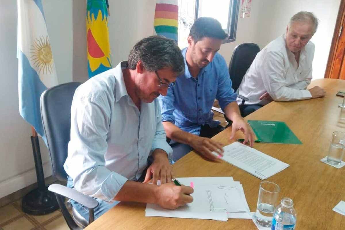 CALP informa: se firmó el nuevo acuerdo de concesión con el intendente Martín Yeza