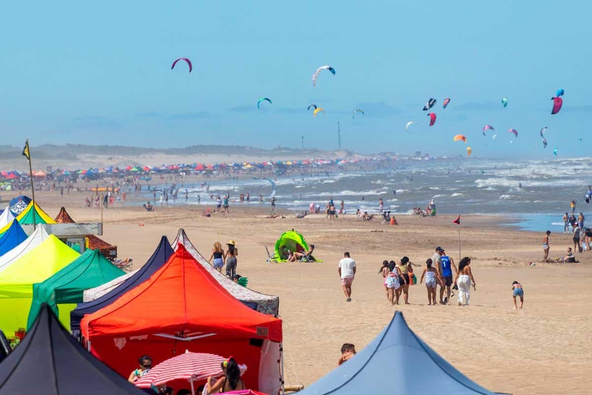 DWS Kite: El evento de kitesurf que sorprendió a los turistas en Pinamar